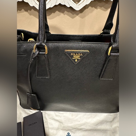PRADA Medium Galleria Saffiano leather bag - Picture 12 of 16